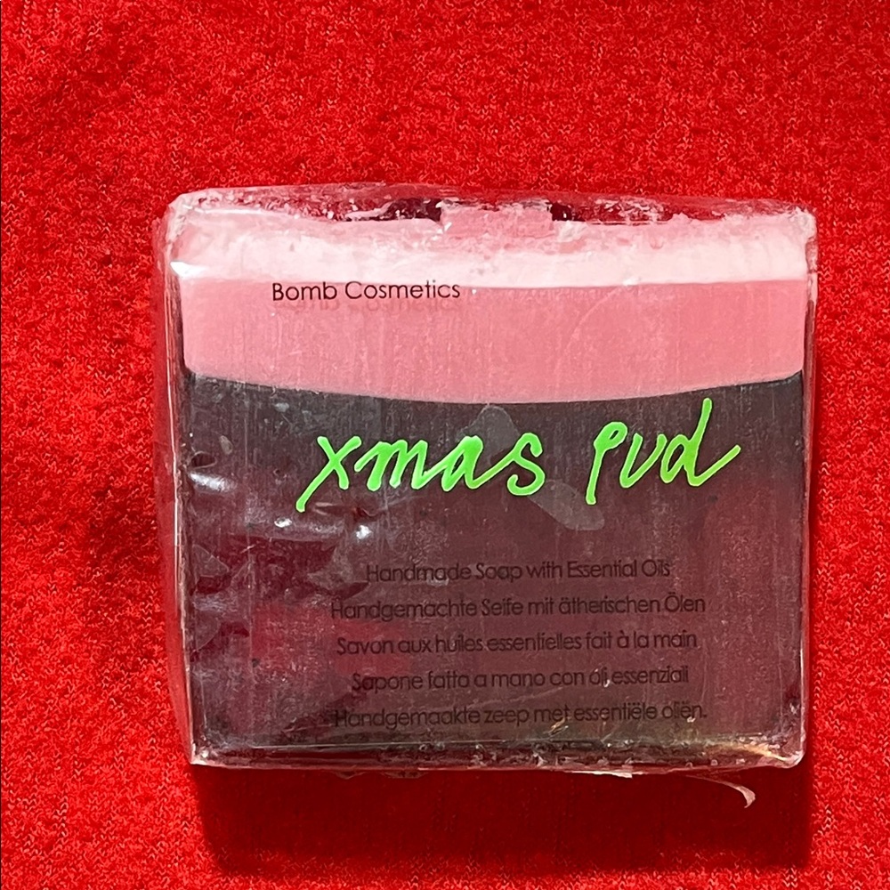 Bomb Cosmetics Xmas Pud Soap- decorative soap NEW
